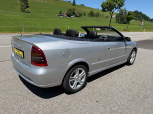 Opel Astra Cabrio 2.2i 16V Bertone Edition