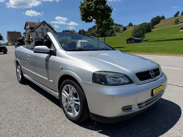 Opel Astra Cabrio 2.2i 16V Bertone Edition