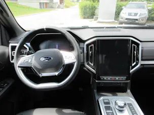 JAC T9 EV Luxury