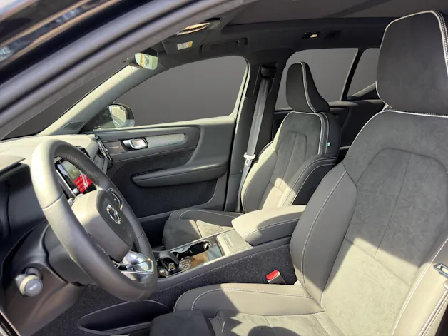Volvo EX40 82kWh Twin Motor Performance AWD Xcentric Black Edition