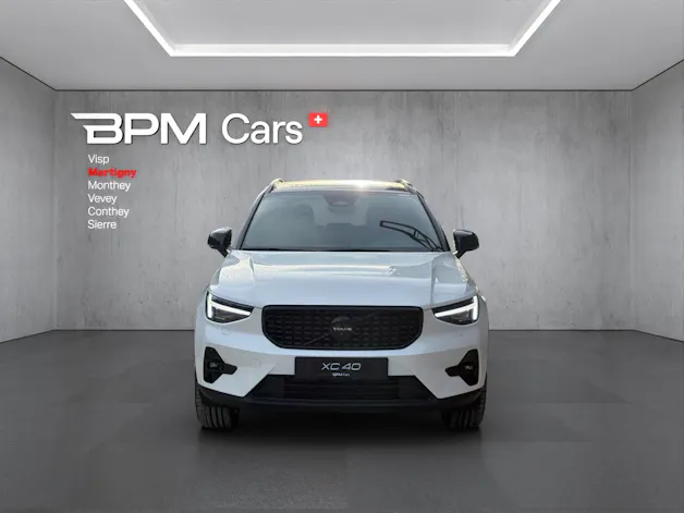 Volvo XC40 B4 Benzin Mild Hybrid Ultra Black Edition DCT