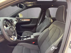 Volvo XC40 B4 Benzin Mild Hybrid Ultra Black Edition DCT