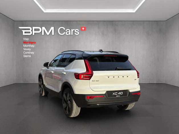 Volvo XC40 B4 Benzin Mild Hybrid Ultra Black Edition DCT