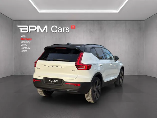 Volvo XC40 B4 Benzin Mild Hybrid Ultra Black Edition DCT