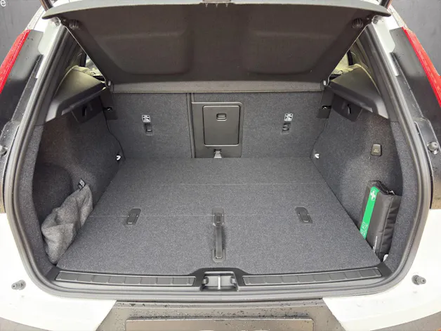 Volvo XC40 B4 Benzin Mild Hybrid Ultra Black Edition DCT
