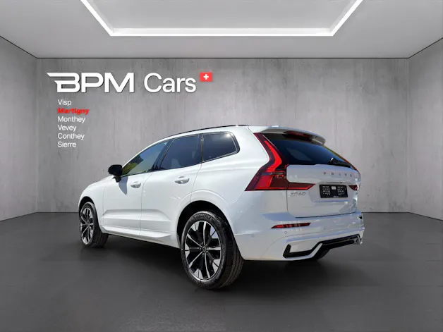 Volvo XC60 B5 Benzin Mild Hybrid AWD Ultra Dark Geartronic