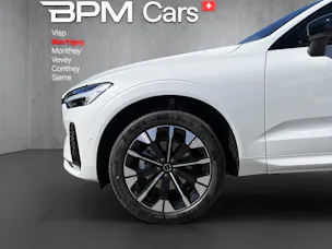 Volvo XC60 B5 Benzin Mild Hybrid AWD Ultra Dark Geartronic