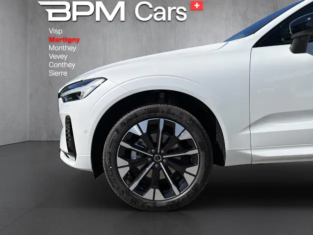 Volvo XC60 B5 Benzin Mild Hybrid AWD Ultra Dark Geartronic