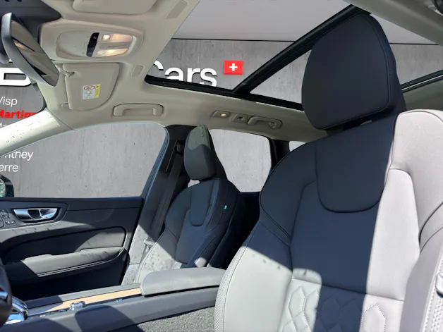 Volvo XC60 B5 Benzin Mild Hybrid AWD Ultra Dark Geartronic