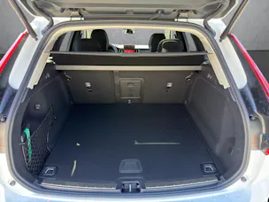 Volvo XC60 B5 Benzin Mild Hybrid AWD Ultra Dark Geartronic