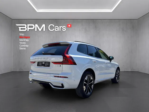 Volvo XC60 B5 Benzin Mild Hybrid AWD Ultra Dark Geartronic