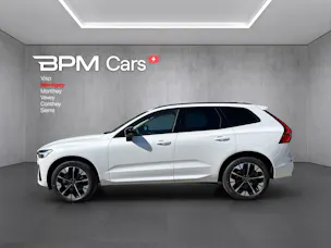 Volvo XC60 B5 Benzin Mild Hybrid AWD Ultra Dark Geartronic