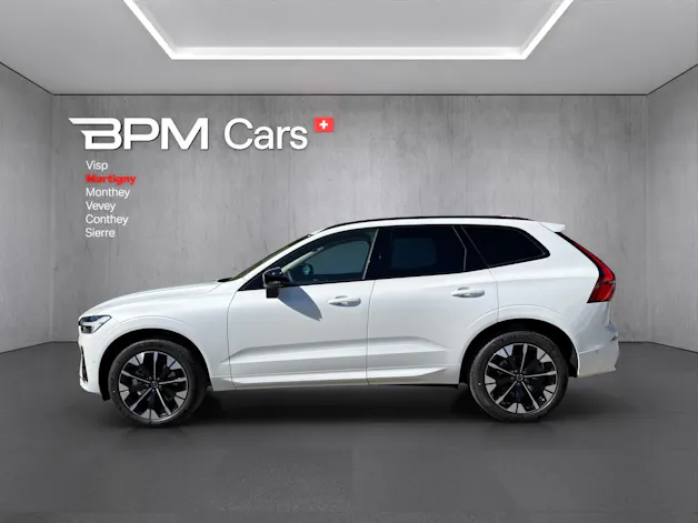 Volvo XC60 B5 Benzin Mild Hybrid AWD Ultra Dark Geartronic