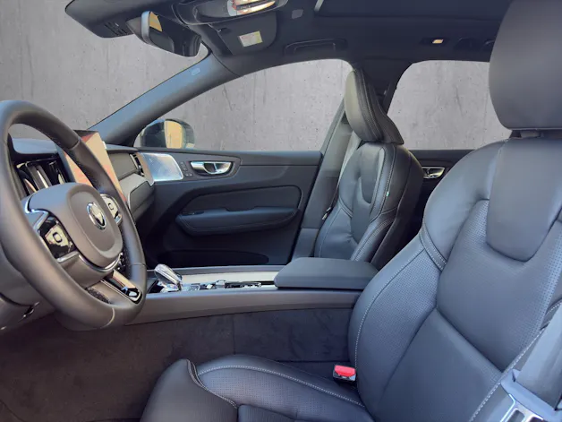 VOLVO XC60 T6 eAWD PluginHybrid Ultra Dark Geartronic