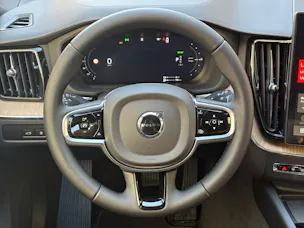 VOLVO XC60 T6 eAWD PluginHybrid Ultra Dark Geartronic