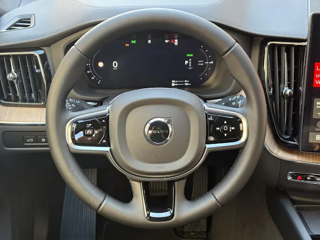 VOLVO XC60 T6 eAWD PluginHybrid Ultra Dark Geartronic