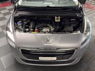 PEUGEOT 5008 1.6 THP Allure Tiptronic