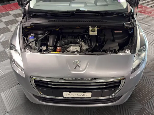 PEUGEOT 5008 1.6 THP Allure Tiptronic