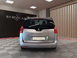 PEUGEOT 5008 1.6 THP Allure Tiptronic