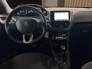Peugeot 208 1.2 PureTech Allure EAT6