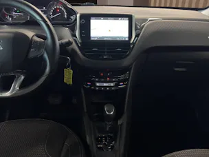 Peugeot 208 1.2 PureTech Allure EAT6