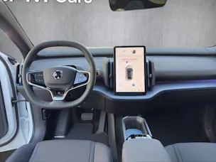VOLVO EX30 P8 69 kWh AWD Ultra