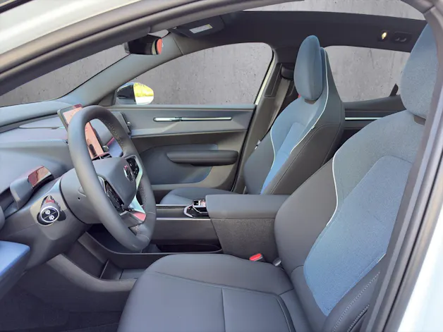 VOLVO EX30 P8 69 kWh AWD Ultra