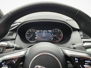 immagine del veicolo JAGUAR E-Pace 2.0 D I4 200 R-Dynamic Black AWD