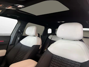 https://vehicle.imgix.net/4401037/12056b2b-c3a8-414b-a769-d4230dd38d5b.jpg