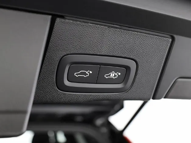 VOLVO XC60 2.0 T8 TE Ultra Dark eAWD