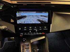 https://vehicle.imgix.net/4401073/2b5e2cc0-6fb7-429b-8520-85230a5b498b.jpg