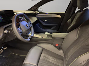 https://vehicle.imgix.net/4401073/4d5a8e77-6c3d-4058-a0fa-828cbeb6ec4d.jpg