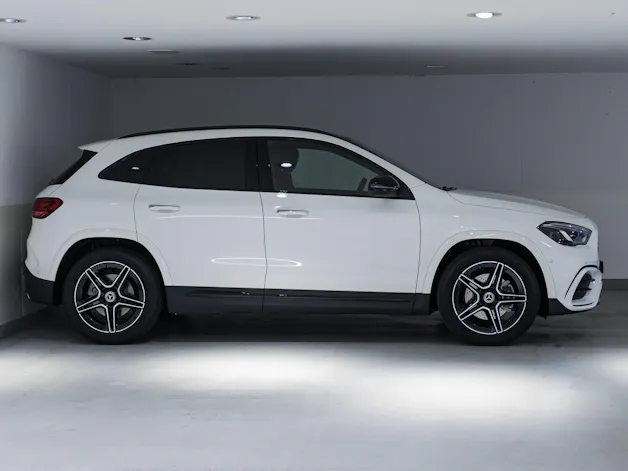 Mercedes-Benz GLA 220 d 4MATIC "Swiss Star"