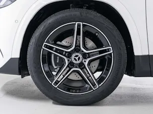 Mercedes-Benz GLA 220 d 4MATIC "Swiss Star"