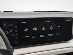 https://vehicle.imgix.net/4401132/254ccafb-7aac-4dc5-af67-73e377b8bc46.jpg