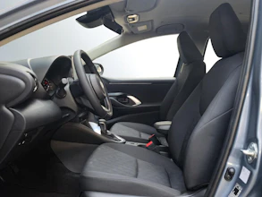 https://vehicle.imgix.net/4401143/f8825c26-b15e-4de8-a709-eb389e8b0047.jpg