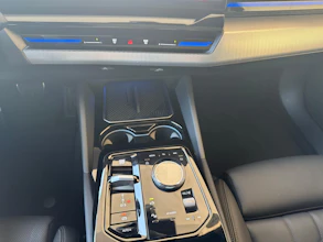 https://vehicle.imgix.net/4401183/e31fa1fa-f83e-4e27-ae69-09b789f5cd1e.jpg