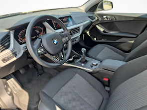 Fahrzeugbild BMW 118i / ab 3,99% Leasing bei Abschluss einer Protect Autoversicherung