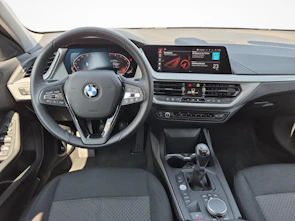 Fahrzeugbild BMW 118i / ab 3,99% Leasing bei Abschluss einer Protect Autoversicherung
