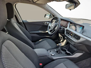 Fahrzeugbild BMW 118i / ab 3,99% Leasing bei Abschluss einer Protect Autoversicherung
