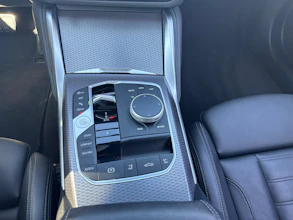 https://vehicle.imgix.net/4401192/c2c003e3-b70a-4d39-a085-ef54e2896d0e.jpg