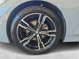 BMW 320d xDrive Touring / ab 3,99% Leasing bei Abschluss einer Protect Autoversicherung