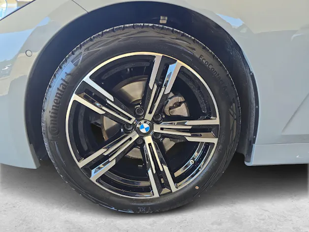 BMW 320d xDrive Touring / ab 3,99% Leasing bei Abschluss einer Protect Autoversicherung