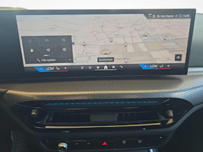 https://vehicle.imgix.net/4401201/e57c6509-0fd1-4326-b761-f16d8ae8cada.jpg