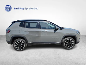 https://vehicle.imgix.net/4401208/d6ac9dd5-b063-4fa1-848f-524bbfaa0c0b.jpg