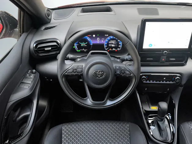 Toyota Yaris 1.5 VVT-i HSD Premium