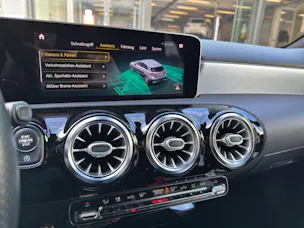 MERCEDES-BENZ A 200 AMG Line