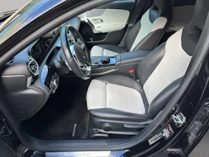 MERCEDES-BENZ A 200 AMG Line