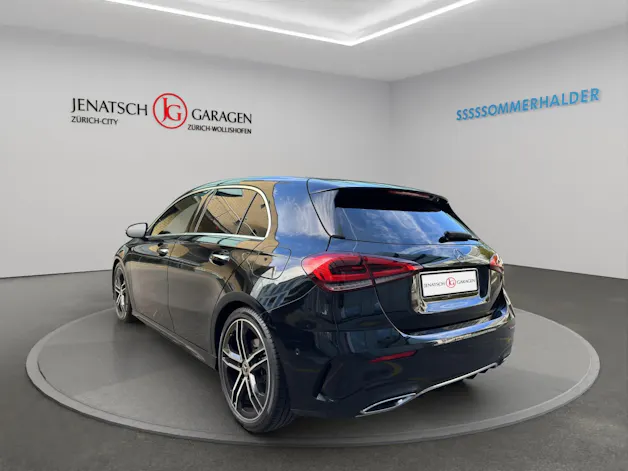 MERCEDES-BENZ A 200 AMG Line