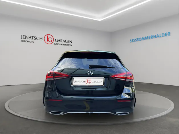 MERCEDES-BENZ A 200 AMG Line